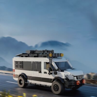 Sprinter 4X4 Off Roader Model Building Block Toys | 580PCS - Image 3